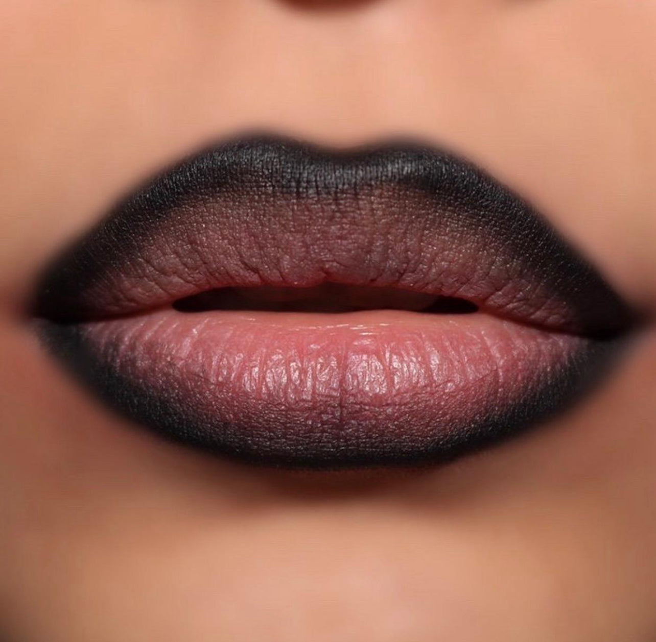 Kiss Me Black Lip Liner